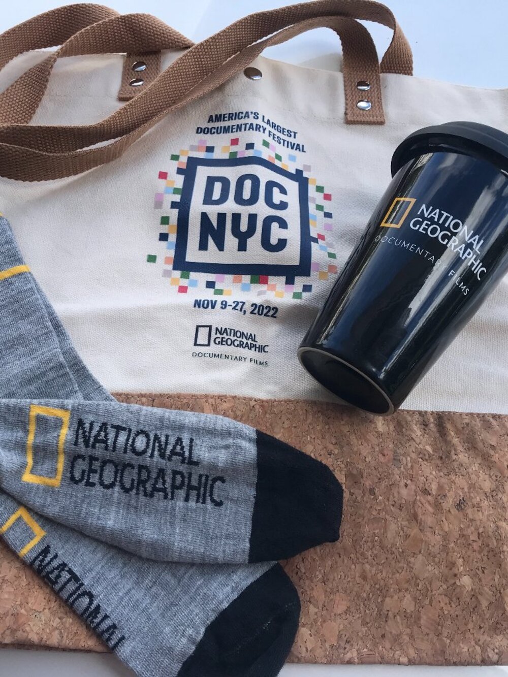 New set of National Geographic Bag - Socks - Termal ceramic cup.